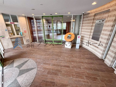 【洋室】 | ワコーレ須磨名谷ステーションフラッツ | 広めの風除室♪セキュリティや夏の冷房・冬の暖房した室内空気を守るために〇♪