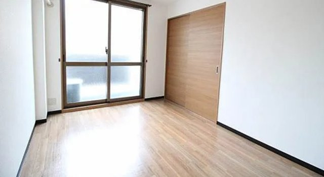 岡山市北区1棟売りマンション「利回り11.74％」の洋室