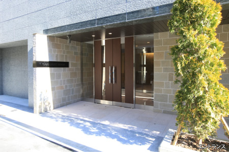 グランジュエ本所のエントランス