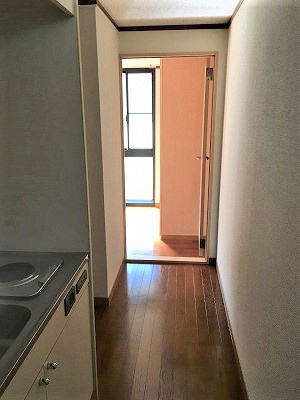 レオパレス久松の内装