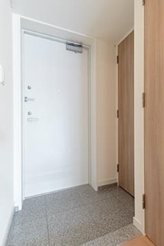 グランジュエ本所の玄関