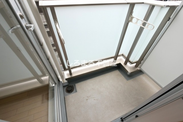 ＣＨＡＴＥＡＵ　ＮＡＭＢＡ　ＲＩＰＰＬＥのバルコニー