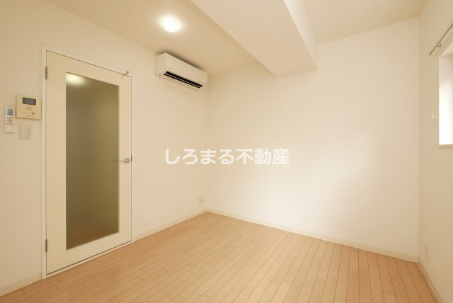 ＣＨＡＴＥＡＵ　ＮＡＭＢＡ　ＲＩＰＰＬＥの居間・リビング