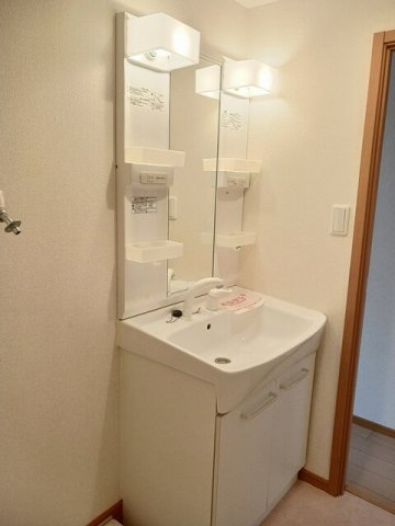 サニーブローテ住吉Ⅰ　　刈谷市近郊の賃貸はクラスホーム刈谷店の洗面所|脱衣スペースもあります