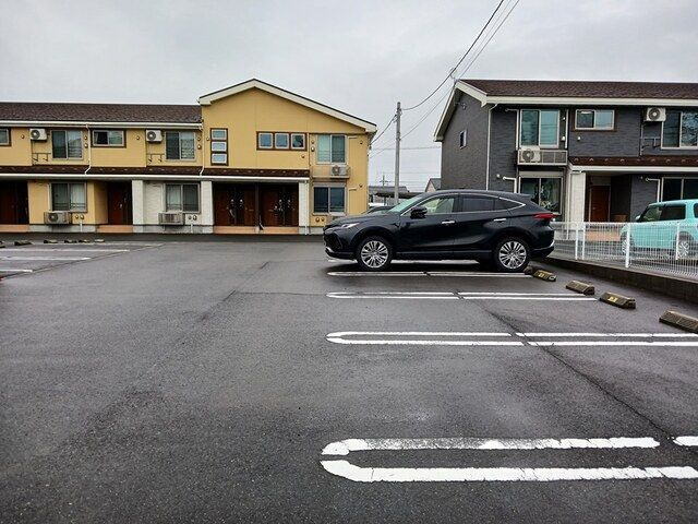 トレフル　Ｋの駐車場