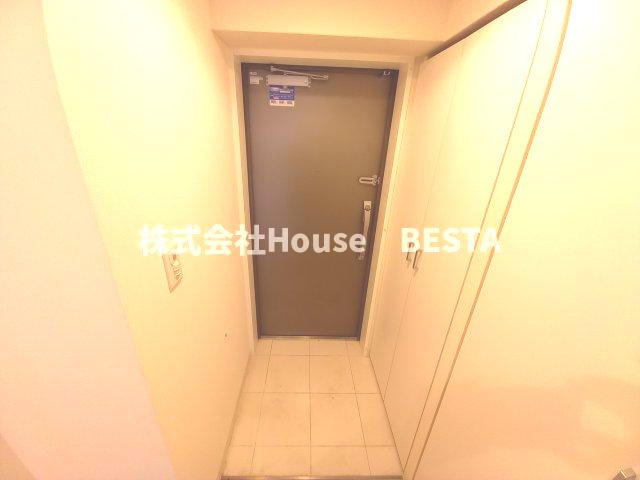 レジディア神戸磯上の玄関