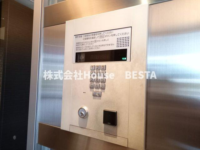 レジディア神戸磯上のエントランス