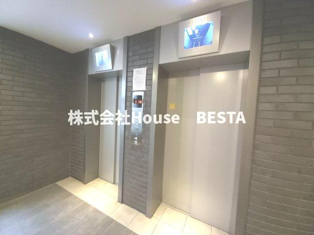 レジディア神戸磯上のロビー