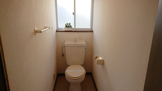 桐生市新里町新川の一戸建てのトイレ|現状有姿とさせていただきます。