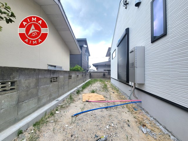 太宰府市青山1丁目第2-1棟(1号棟)のバルコニー|風をしっかりと感じられるバルコニーでは、毎日が洗濯日和です。広々としているので洗濯も楽しくなるでしょうし、気分転換にバルコニーからの眺めを楽しむのもいいでしょう。