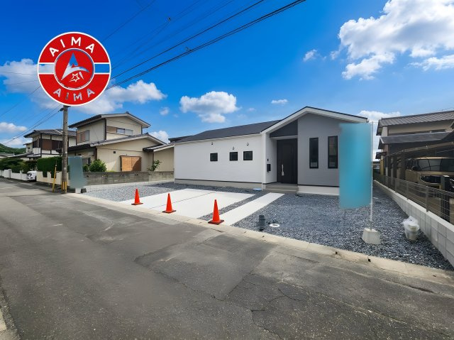 太宰府市青山1丁目第2-1棟(1号棟)の前面道路含む現地写真|見学の時間などお気軽にお問い合わせ下さい。