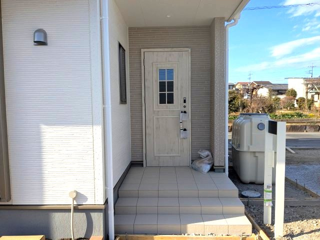 リーブルガーデン箕郷町生原第７の玄関