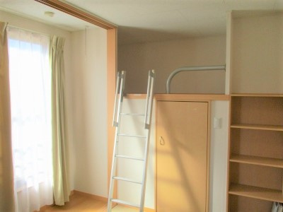 レオパレス金堀台Ⅱの寝室