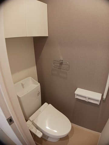 ポルタータ　　刈谷市近郊の賃貸はクラスホーム刈谷店のトイレ|落ち着いた色調のトイレです