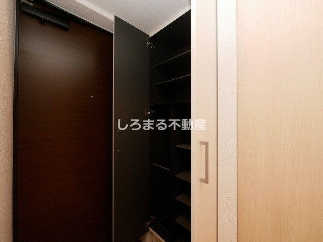 プレサンス難波元町の収納