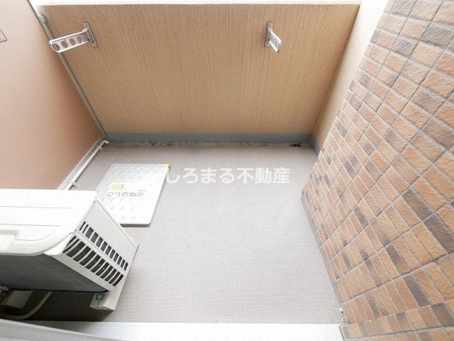 プレサンス難波元町のバルコニー