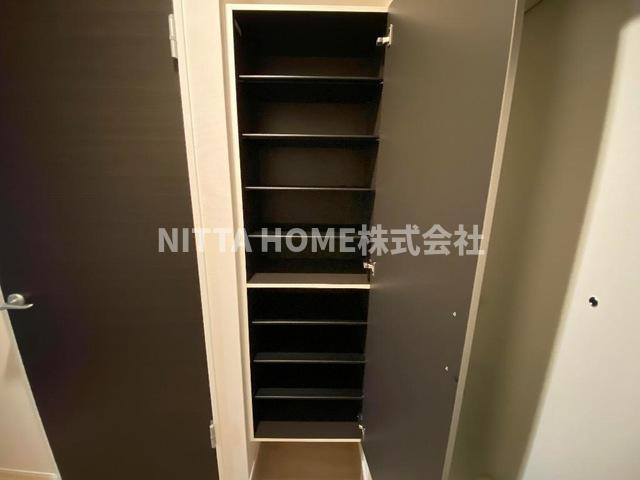 辻が花の収納|収納豊富なシューズボックスもあります♪