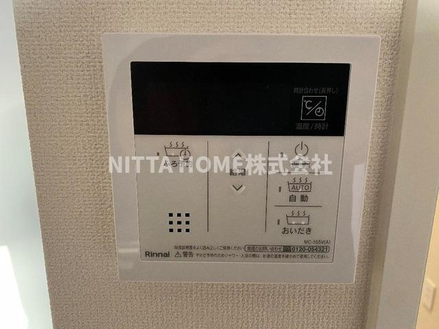 辻が花の浴室|追い焚きできる給湯パネル☆彡