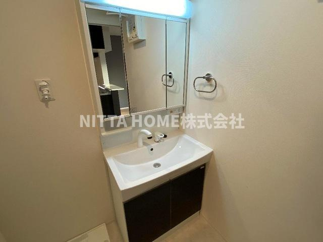 辻が花の独立洗面台|三面鏡付き洗面台もあります★