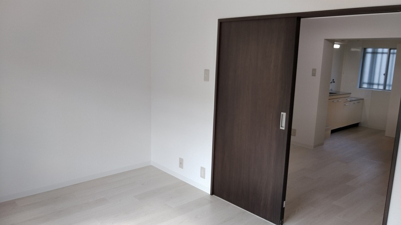 シャトールナの居間・リビング