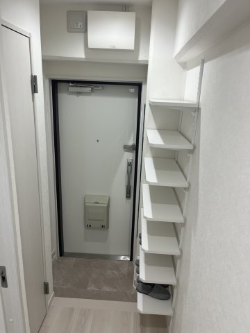 石島タウンフラッツの玄関