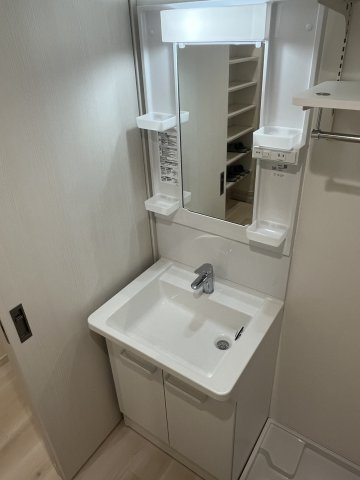 石島タウンフラッツの独立洗面台