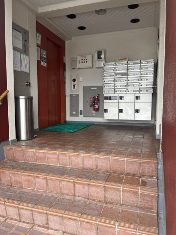 石島タウンフラッツのエントランス