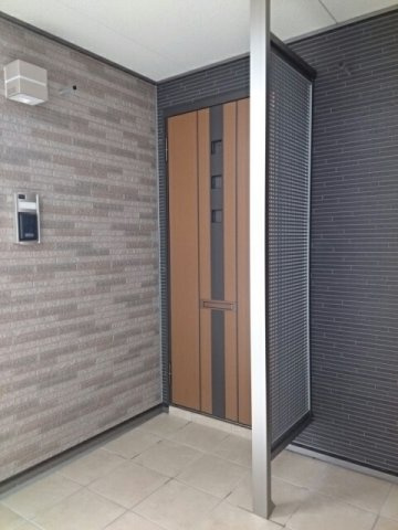 ルノン　　刈谷市近郊の賃貸はクラスホーム刈谷店の玄関|収納もある玄関です