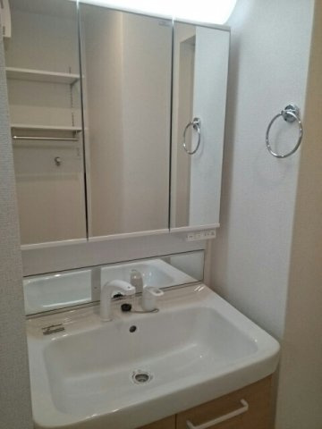 ルノン　　刈谷市近郊の賃貸はクラスホーム刈谷店の洗面所|スペースが確保できる洗面所です