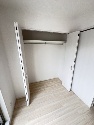 大阪市城東区中浜３丁目の賃貸マンションの収納