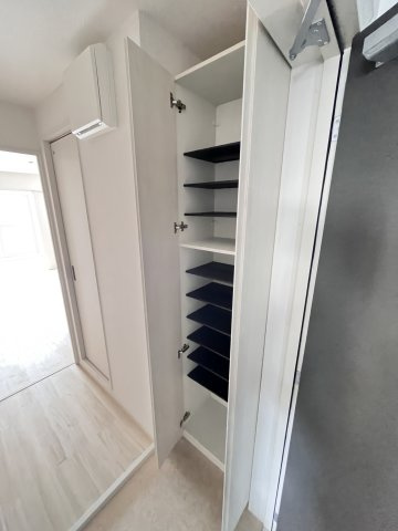 大阪市城東区中浜３丁目の賃貸マンションの玄関