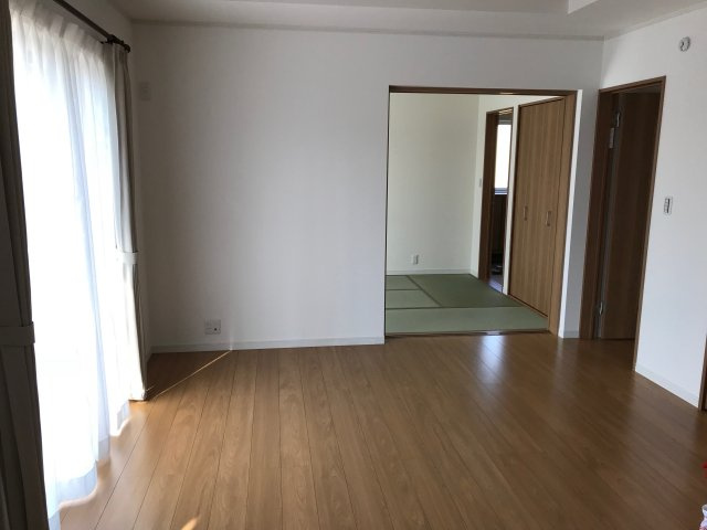 小山市喜沢684-21の居間・リビング