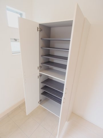 エルシスガーデン府中町の収納