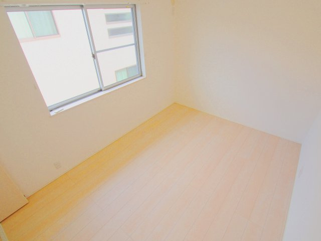 エルシスガーデン府中町の洋室