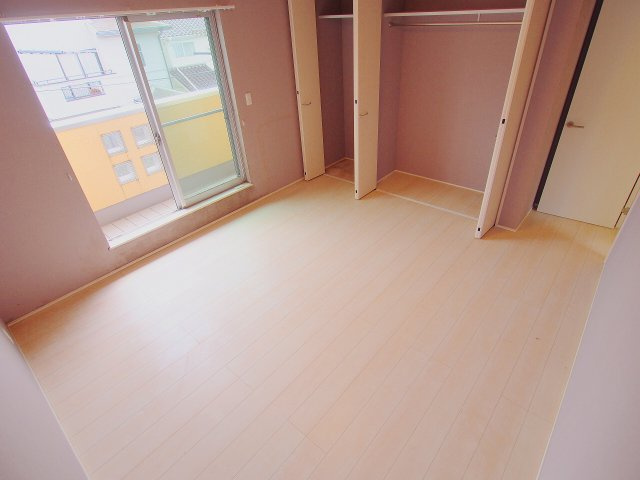 エルシスガーデン府中町の洋室