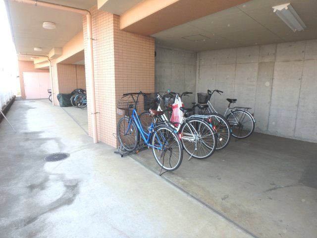 【駐輪場】の画像