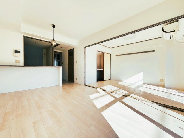 【居間・リビング】の画像