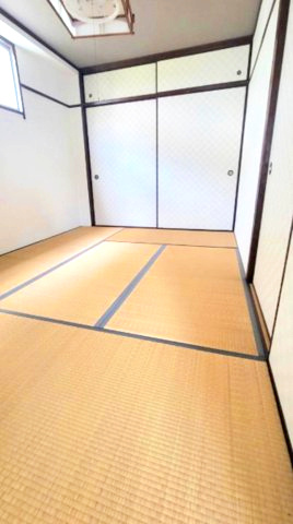六甲ロイヤルの和室|あるとやっぱり嬉しい和室。イグサの香りに癒されます。
