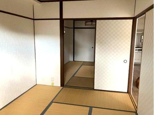 六甲ロイヤルの和室|和室が隣接しており、続き間としてお使いいただくことも
