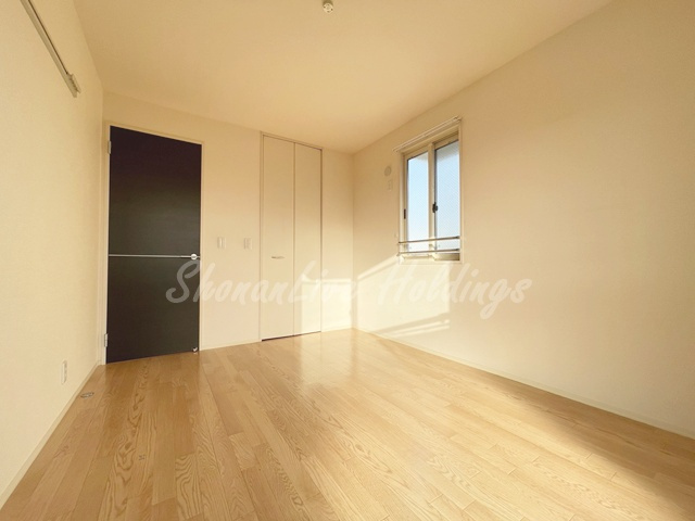 藤沢市菖蒲沢のアパートの寝室