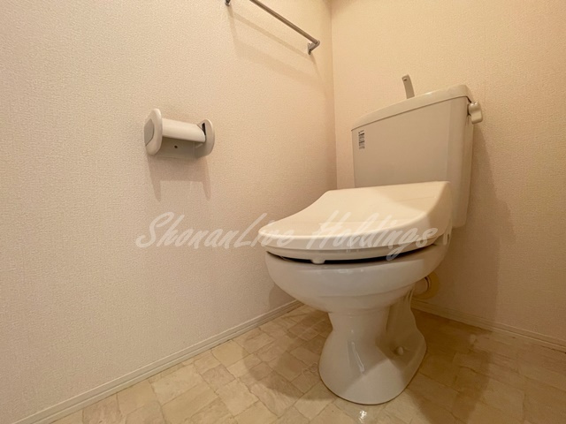 藤沢市菖蒲沢のアパートのトイレ