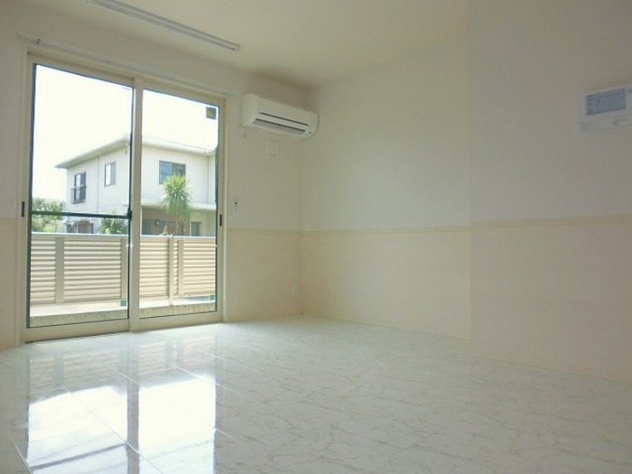 ニュル・ナインの居間・リビング