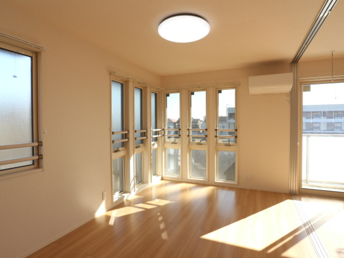 コンフォートプラス・Tの居間・リビング