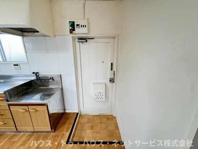 矢野マンションの玄関