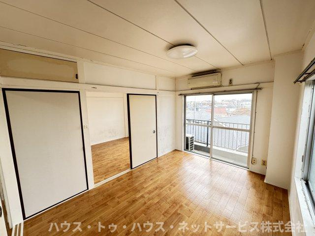 矢野マンションの居間・リビング