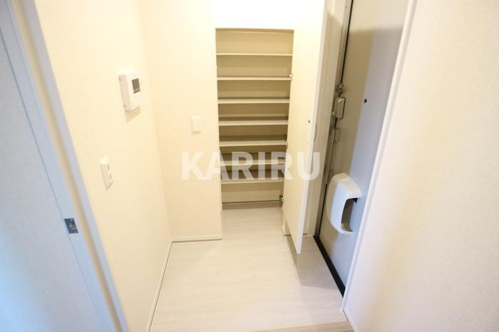 ラ・メェール鶴見の玄関