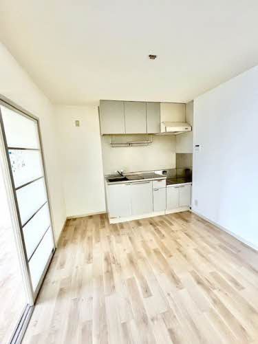 フレグランス床波Stのキッチン