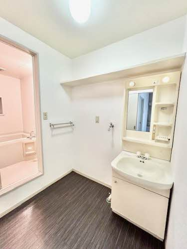 フレグランス床波Stの洗面所