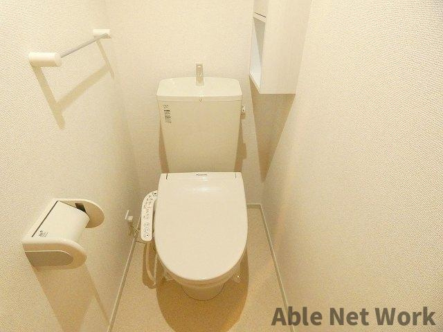 ブリアンベル・ウッドⅠのトイレ|温水洗浄便座