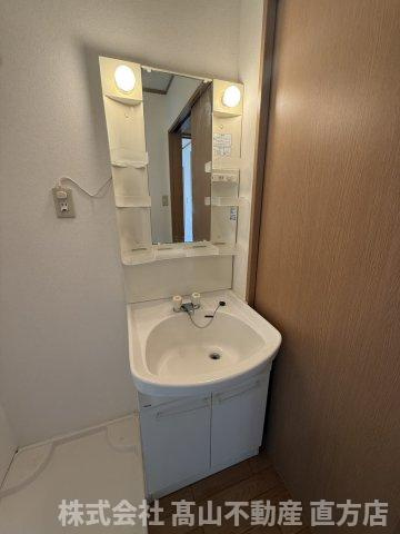 ガンダーラ光の洗面所